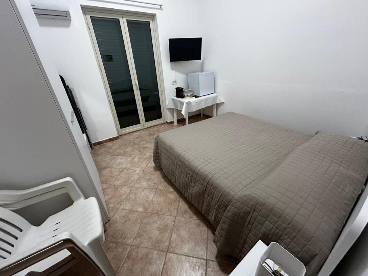 Top Relax Finale Di Pollina Bagian luar foto
