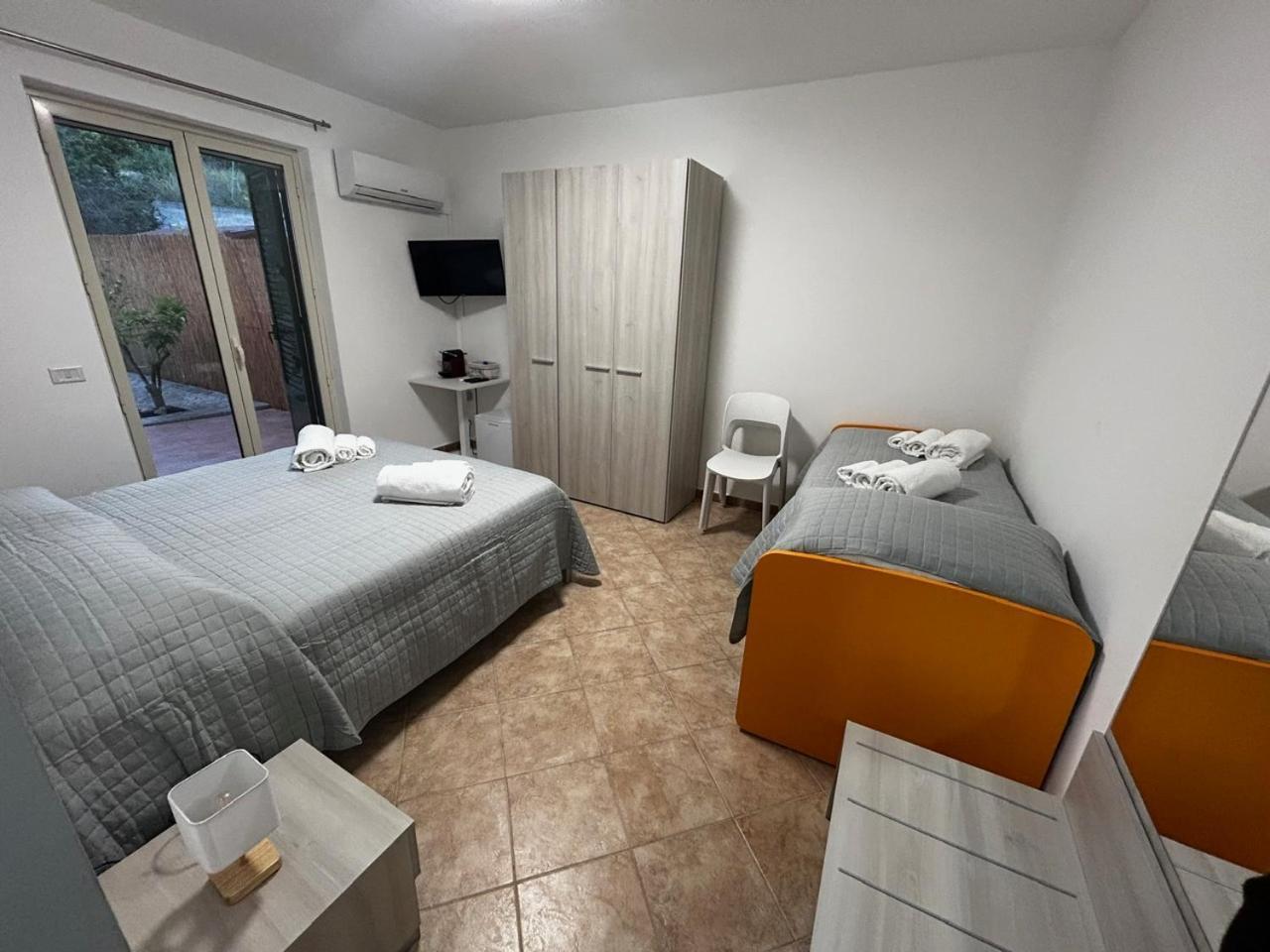 Top Relax Finale Di Pollina Bagian luar foto